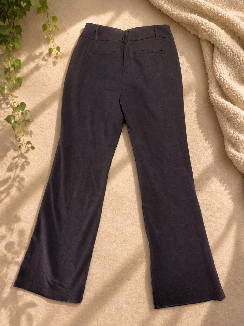 Time and Tru black flare pants in a size 8. Gray. - Picture 3 of 4